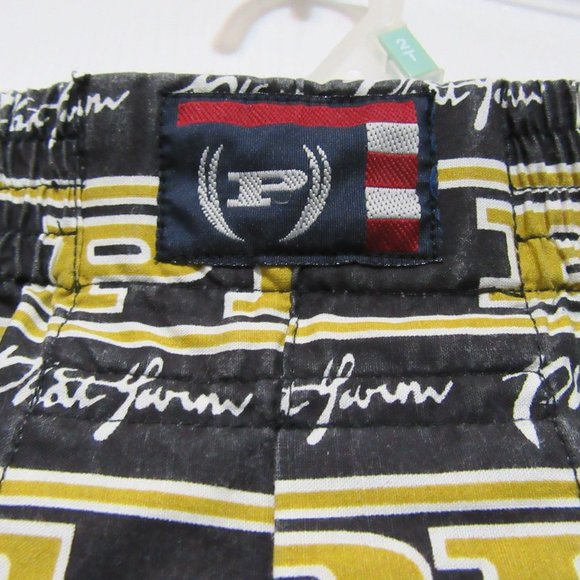 Add To a Bundle of $25.00 and pay $10.00 shorts Farm Phat - Medium 32/ 34 - Picture 4 of 9